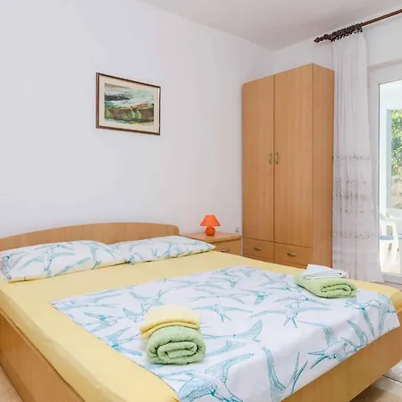 Orebic Apartment 4 公寓